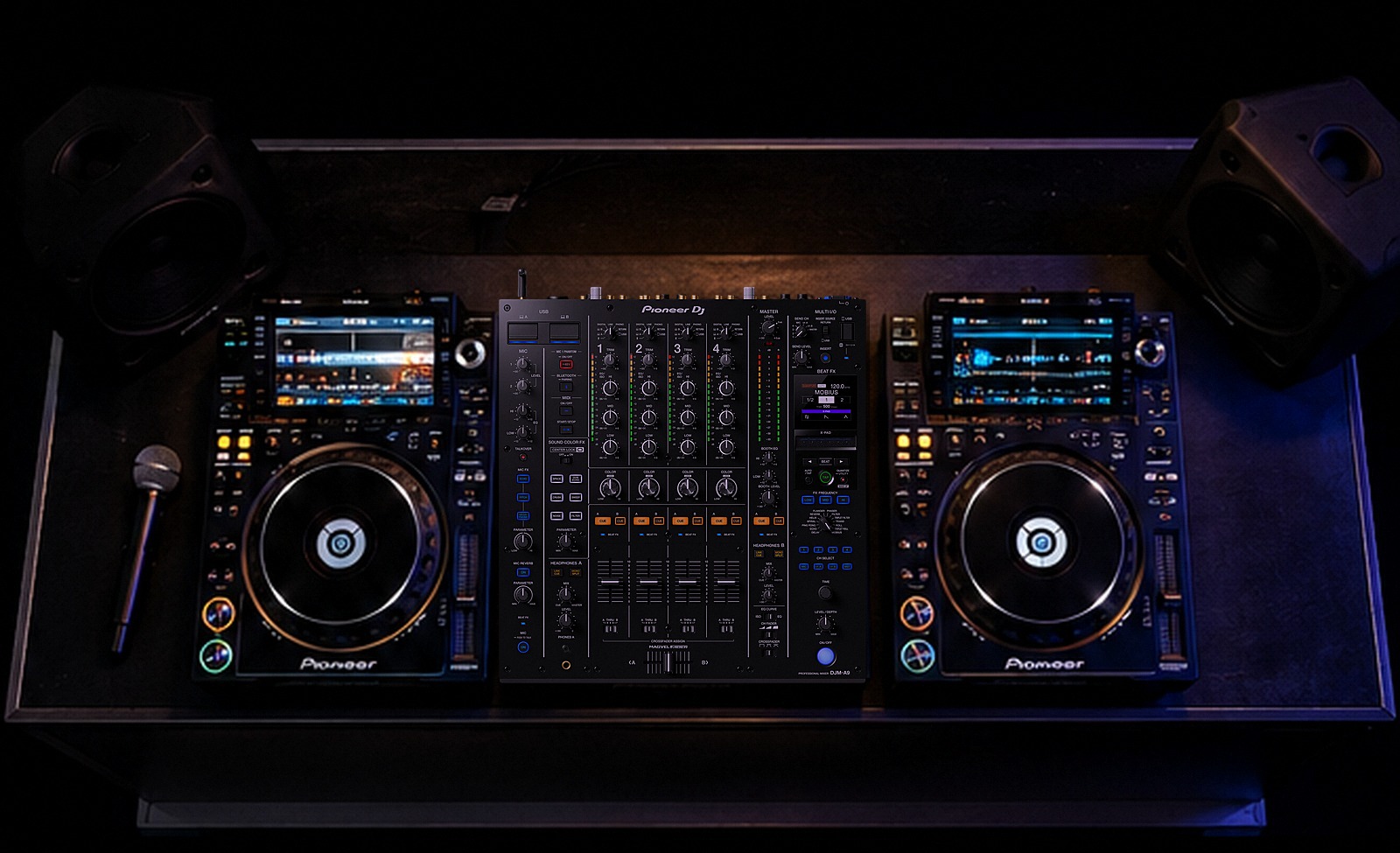 Rider técnico de Cosco DJ con cabina Pioneer DJ CDJ-3000, DJM-A9, monitores de cabina y micrófono