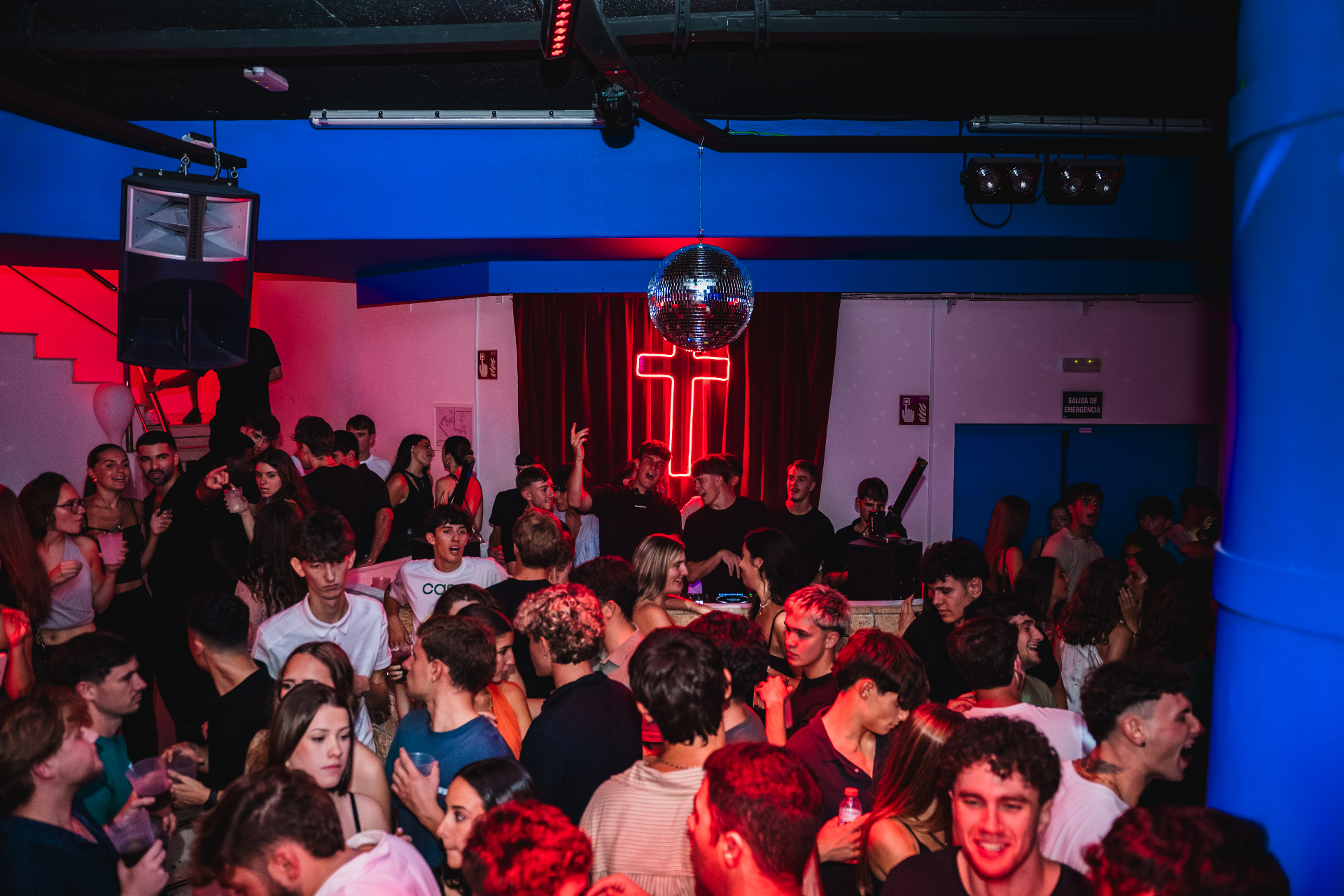 UNIQ Sitges, club residente de Cosco DJ